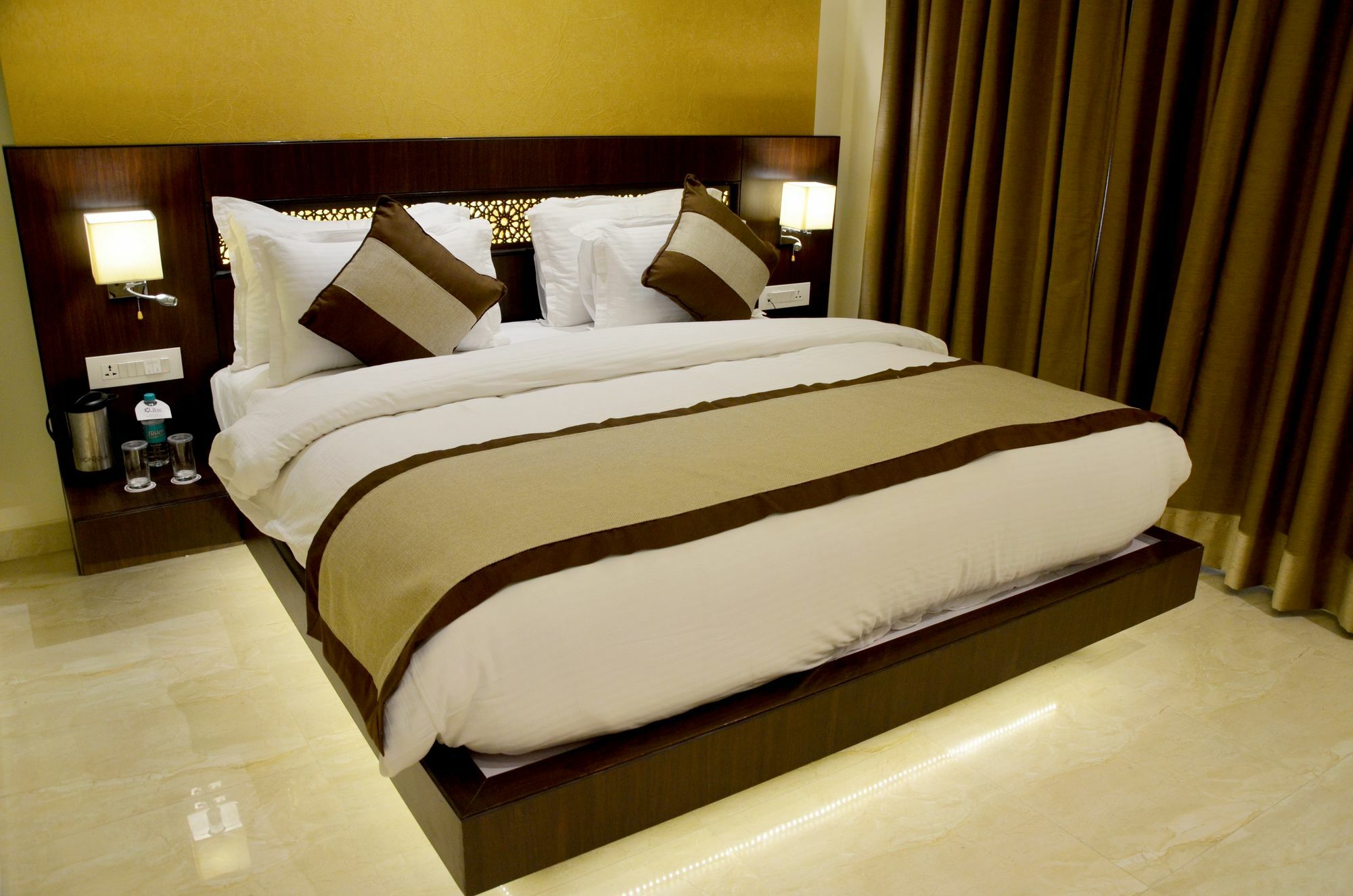 קוטה Hotel Lilac מראה חיצוני תמונה